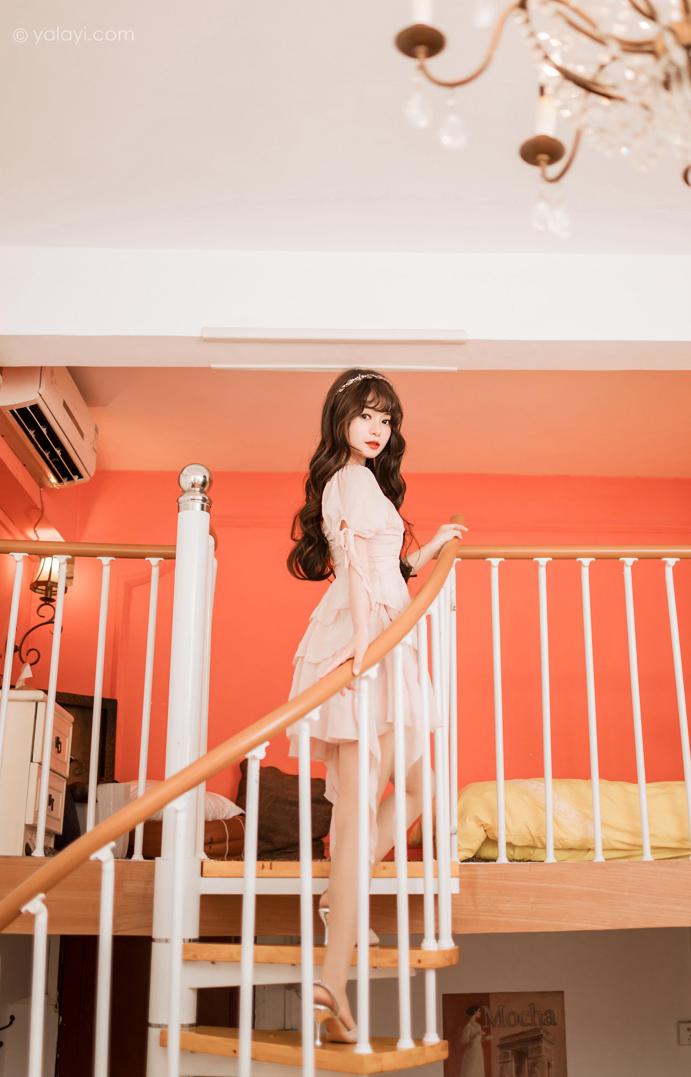 [YALAYI雅拉伊]2023.02.12 我的写真女友 小亭 粉色复古连衣裙居家清纯写真集第11张
