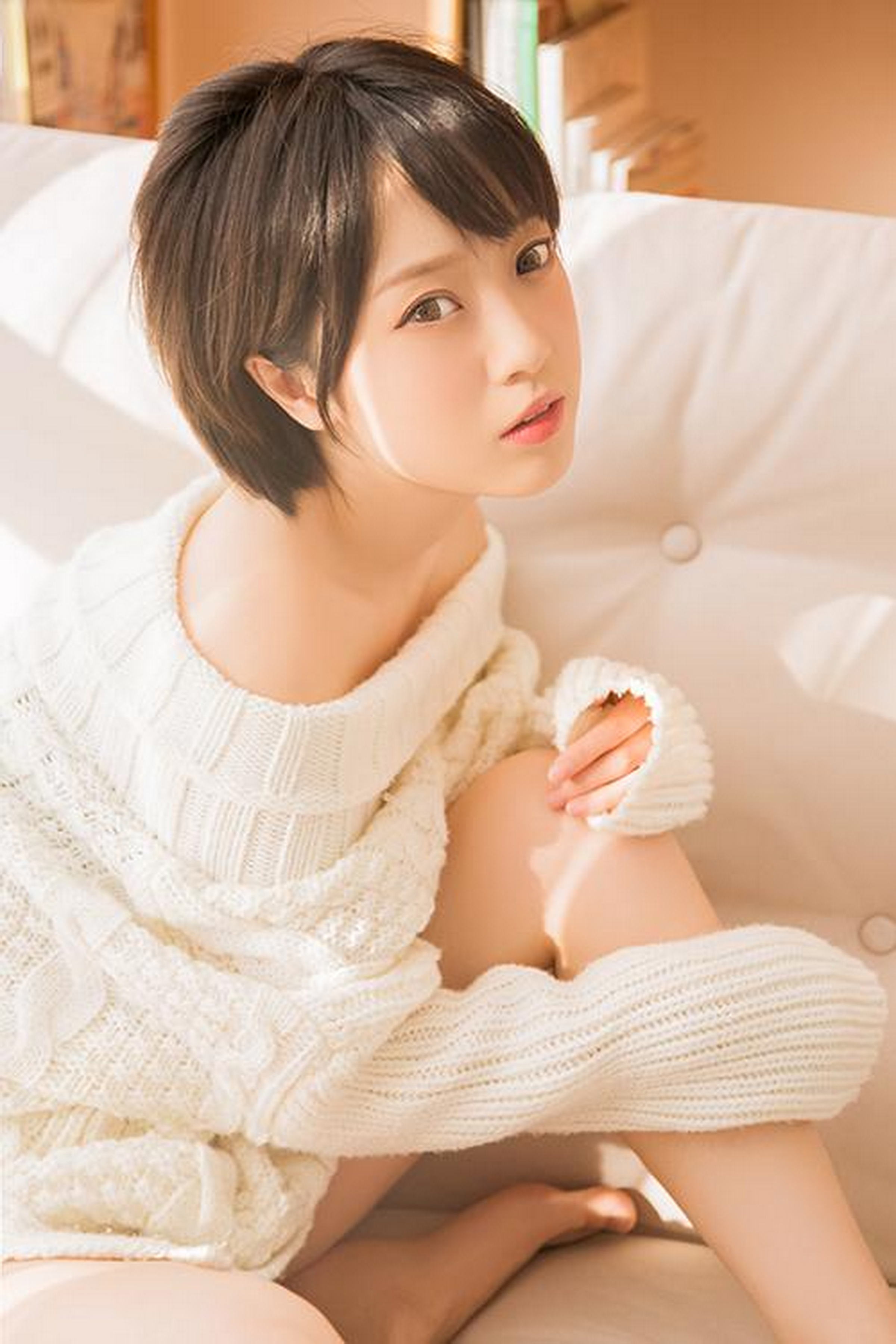 [YALAYI雅拉伊]2023.03.10 清新小女生 白色连身毛衣居家私房写真集第11张