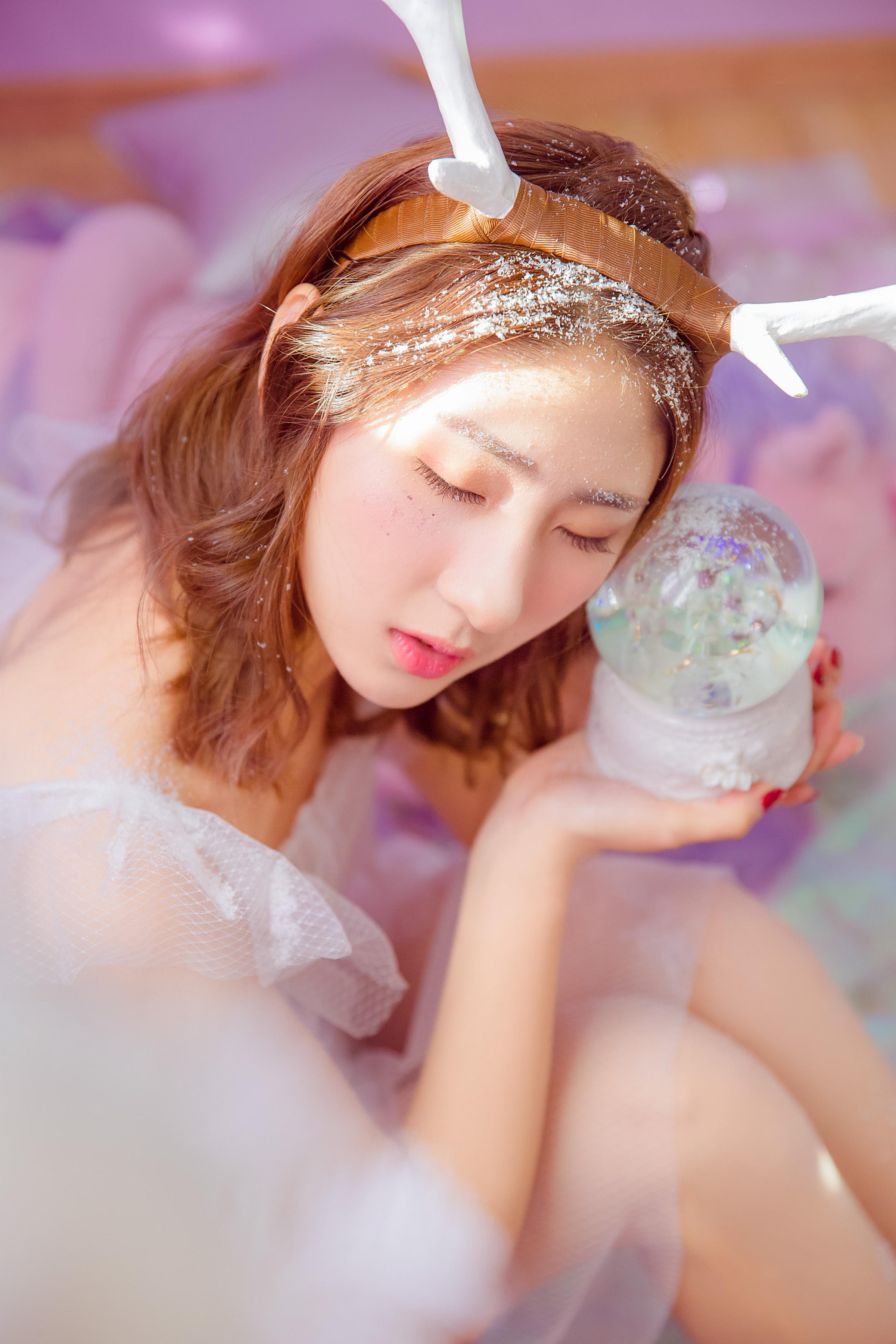 [YALAYI雅拉伊]2023.03.29 清新少女 白色抹胸连衣裙与透视制服裙性感私房写真集第10张