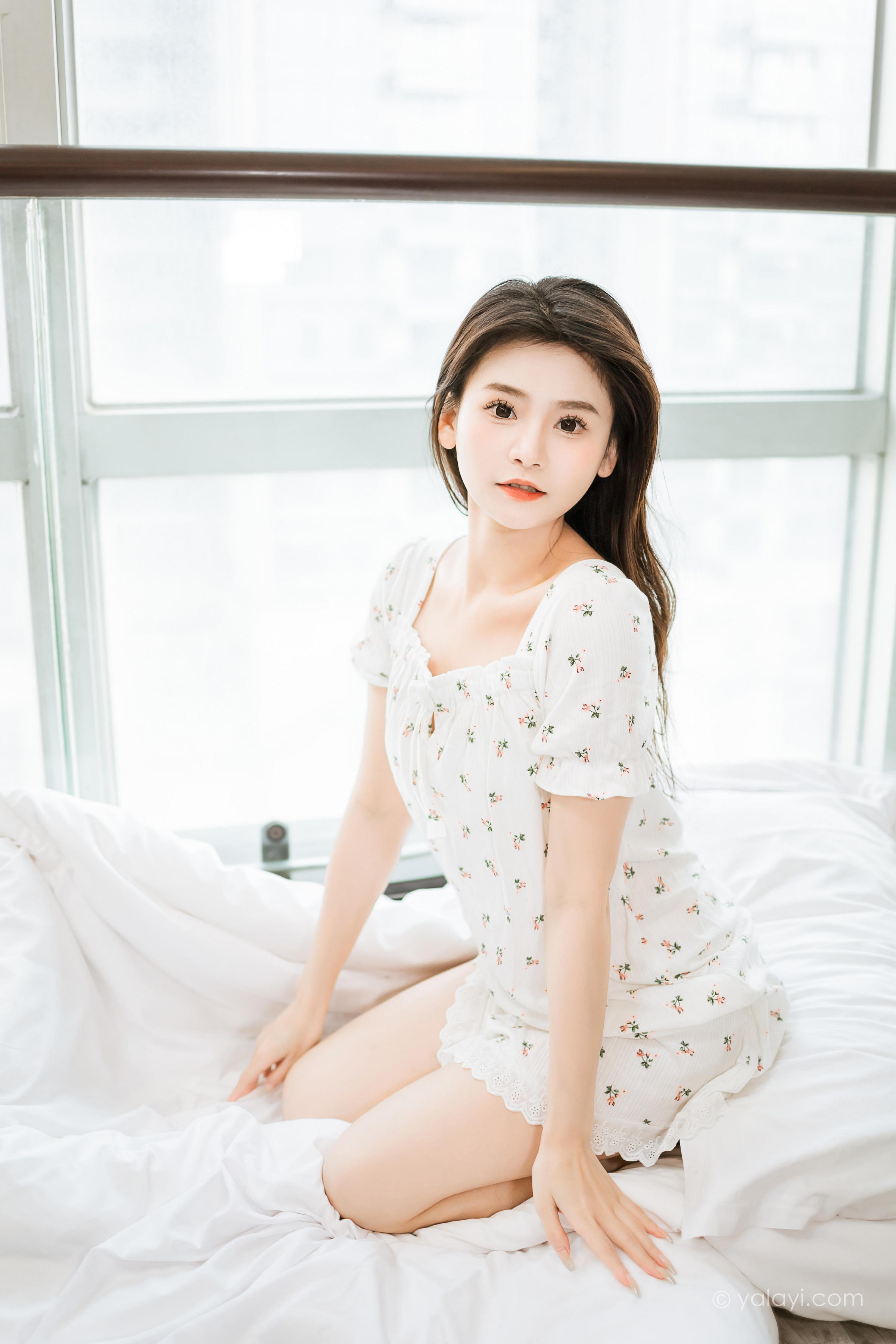 [YALAYI雅拉伊]2023.05.05 请你吃瓜 若婷 白色连衣裙加白色围裙性感私房写真集第12张