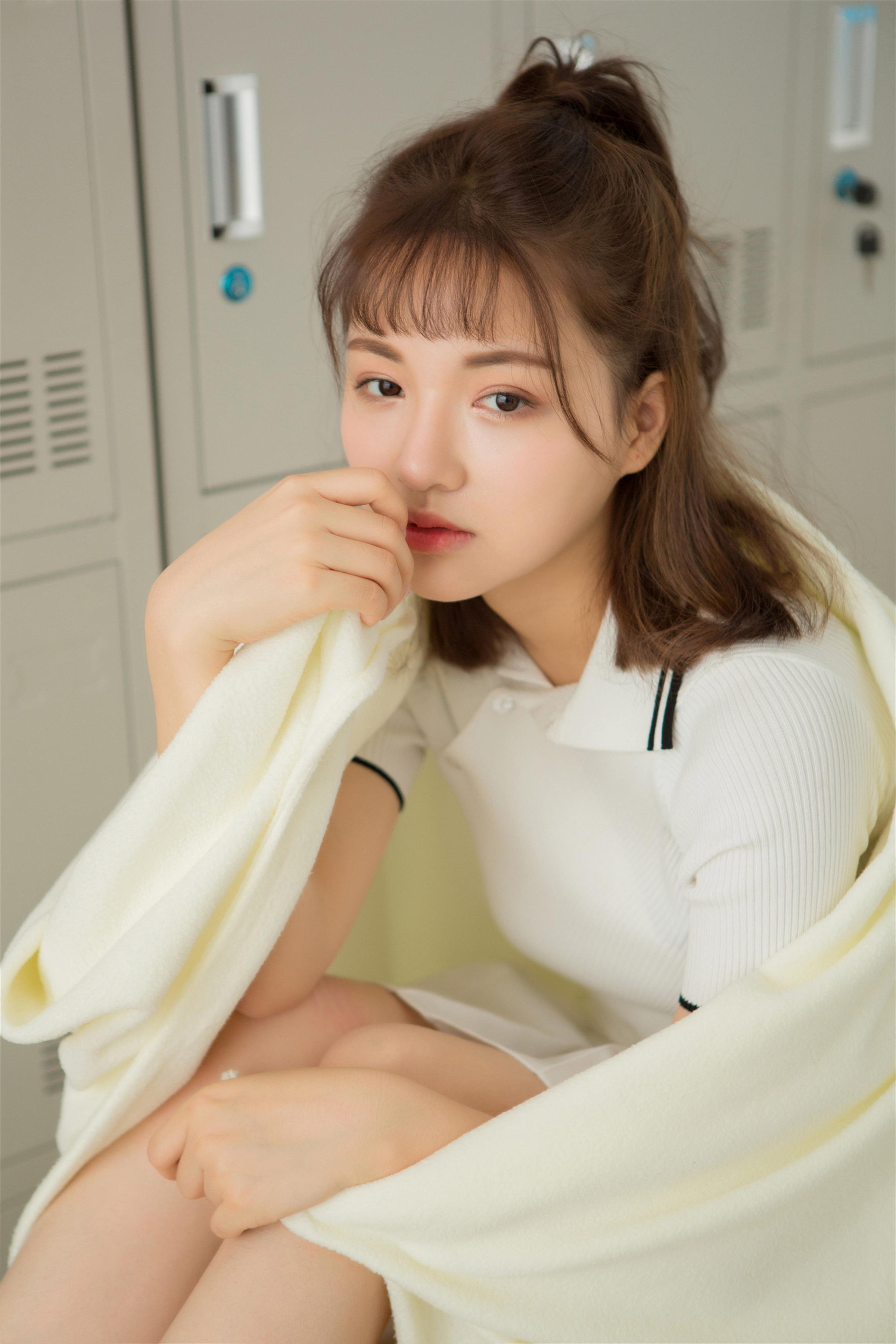 [YALAYI雅拉伊]2023.05.26 希望快乐 排球少女 白色短袖加短裙清纯可爱私房写真集第5张