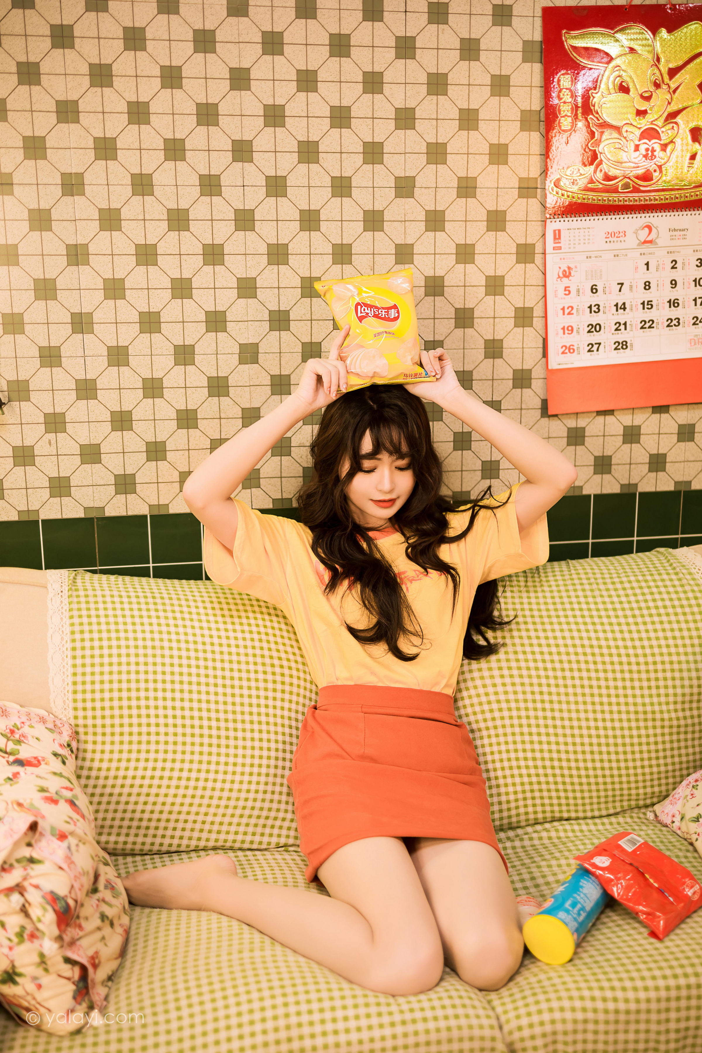 [YALAYI雅拉伊]2023.06.05 曾经的深爱 小亭 黄色短袖加红色短裙清纯私房写真集第14张