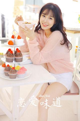 [YALAYI雅拉伊]2022.10.24 恋爱的味道 清纯少女 粉色镂空毛衣加白色短裤写真集