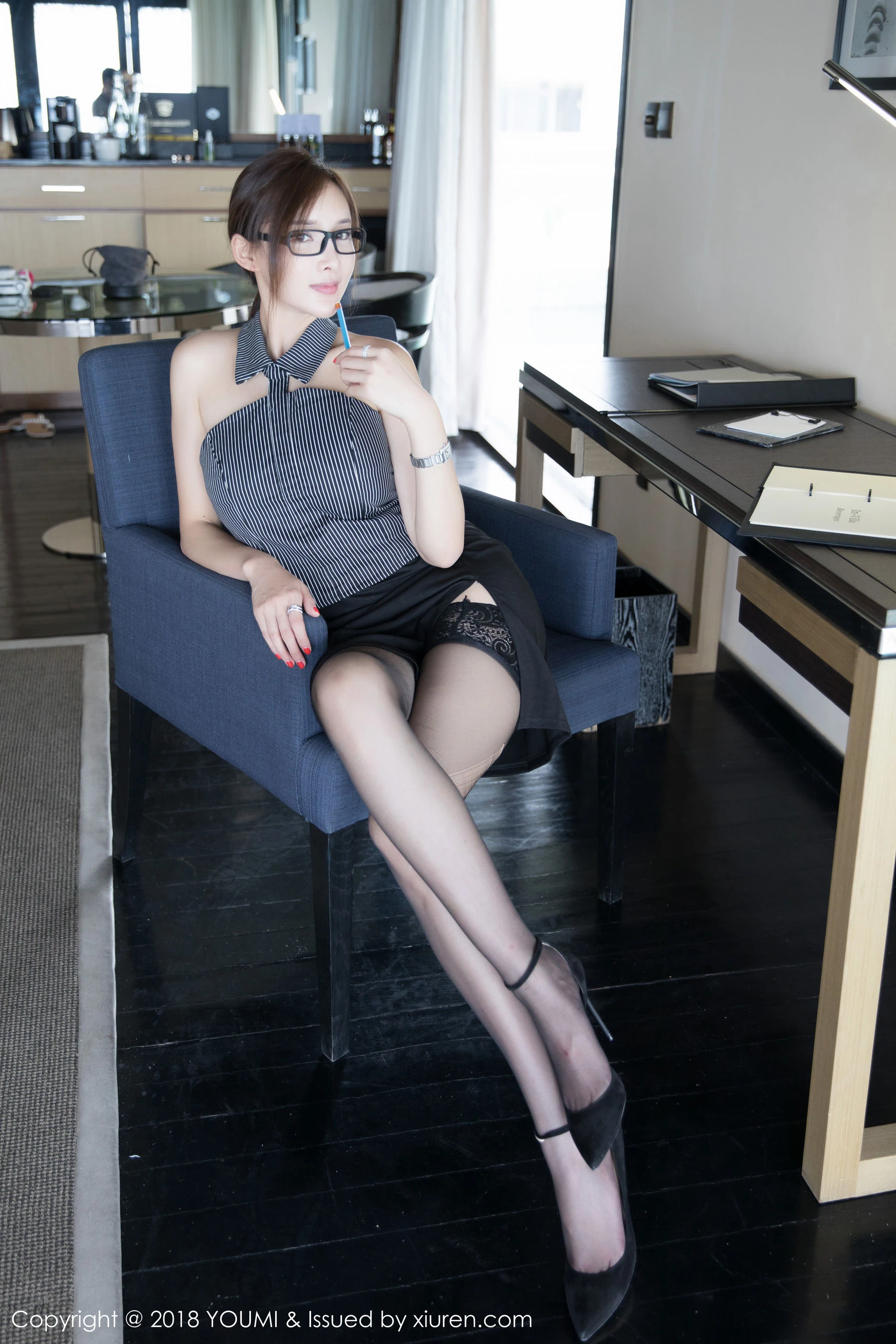  尤蜜荟YouMi Vol.217 奶瓶土肥圆第8张