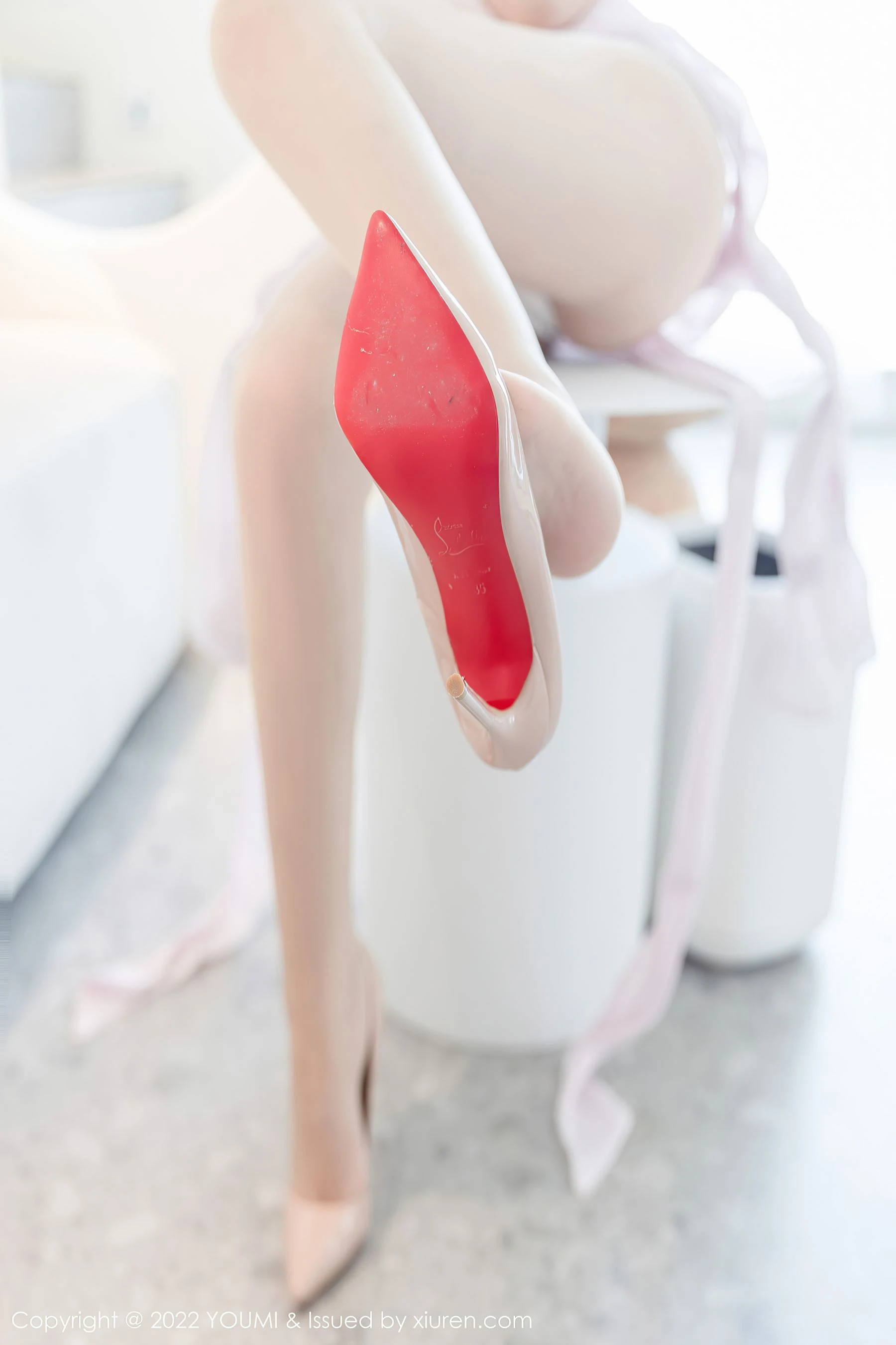  尤蜜荟 VOL.801 允爾第4张