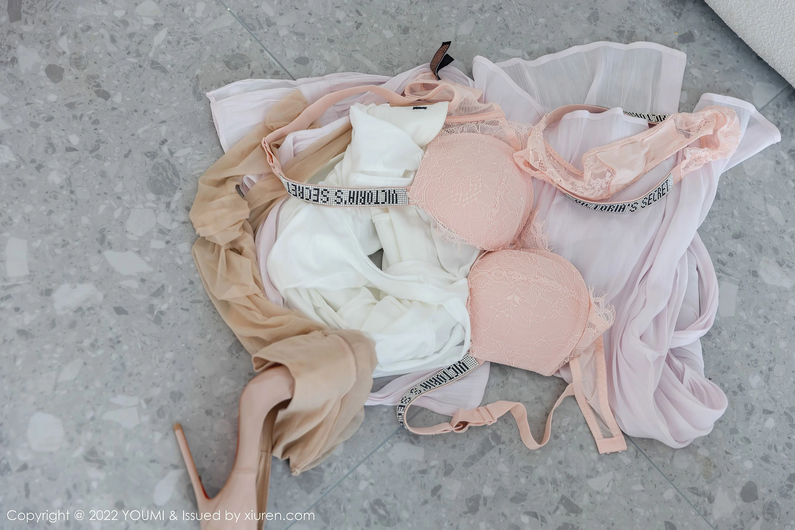  尤蜜荟 VOL.801 允爾第13张